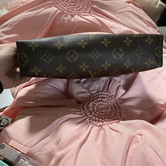 Louis Vuitton 100 authentic large  cosmetic pouch - Picture 6 of 9